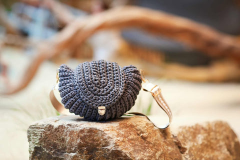 Muscheltasche Grau